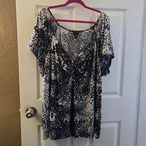 Stylish Black and White Women's Top
